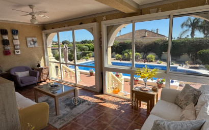 Herverkoop - Villa -
Catral