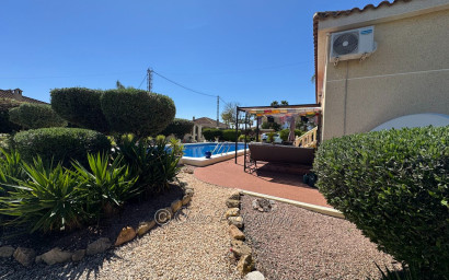 Herverkoop - Villa -
Catral