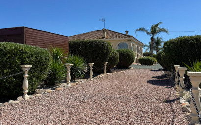 Herverkoop - Villa -
Catral