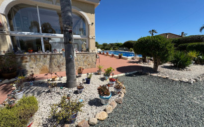 Herverkoop - Villa -
Catral