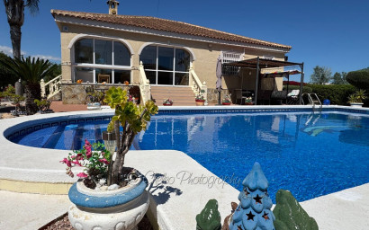 Herverkoop - Villa -
Catral