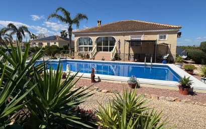 Herverkoop - Villa -
Catral