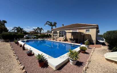 Herverkoop - Villa -
Catral