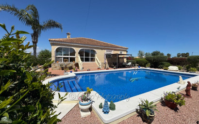 Herverkoop - Villa -
Catral