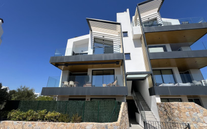 Resale - Apartment -
Las Colinas Golf Resort