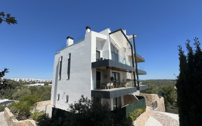 Resale - Apartment -
Las Colinas Golf Resort