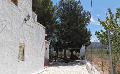 Resale - Finca - Country Property -
Yecla