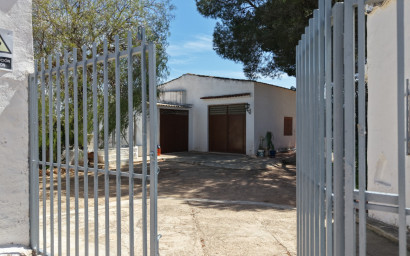 Resale - Finca - Country Property -
Yecla