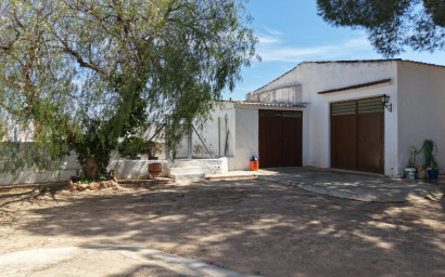 Resale - Finca - Country Property -
Yecla