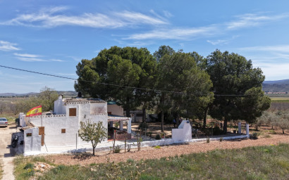 Resale - Finca - Country Property -
Yecla