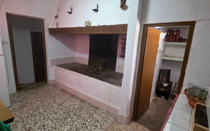 Resale - Finca - Country Property -
Yecla