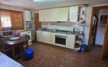 Resale - Finca - Country Property -
Yecla