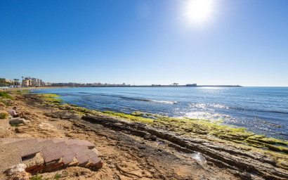 Herverkoop - Bungalow -
Torrevieja - Playa de los Naufragos