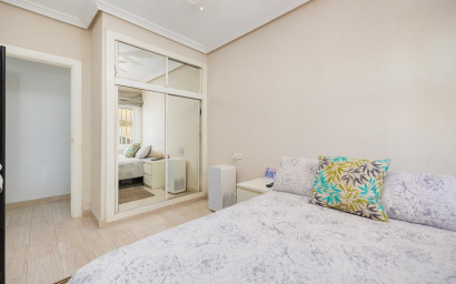 Herverkoop - Bungalow -
Torrevieja - Playa de los Naufragos