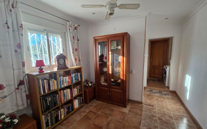 Resale - Villa -
Sax