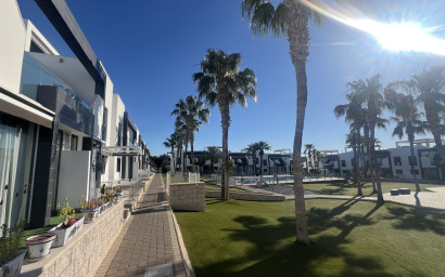 Revente - Appartement -
La Zenia