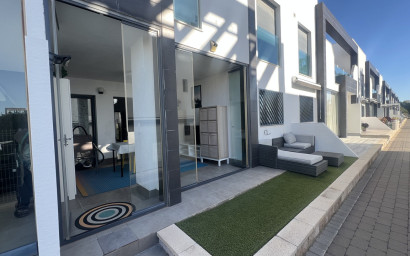 Revente - Appartement -
La Zenia