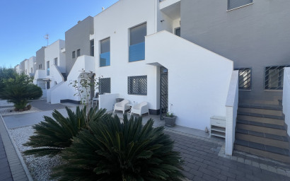 Revente - Appartement -
La Zenia