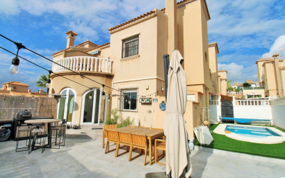 Herverkoop - Herenhuis -
Villamartín