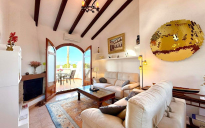 Resale - Villa -
Villamartín