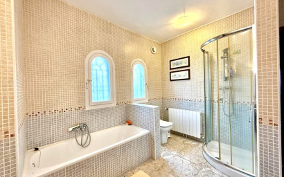 Resale - Villa -
Villamartín