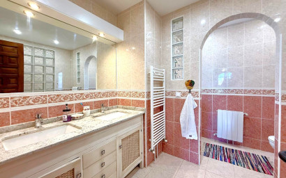 Resale - Villa -
Villamartín