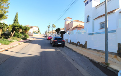 Revente - Villa -
Orihuela Costa - Villamartin