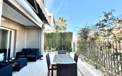 Revente - Appartement -
Punta Prima