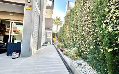 Revente - Appartement -
Punta Prima