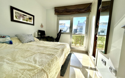 Revente - Appartement -
Punta Prima