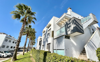 Revente - Appartement -
Punta Prima