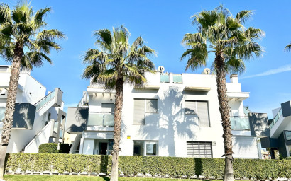 Revente - Appartement -
Punta Prima