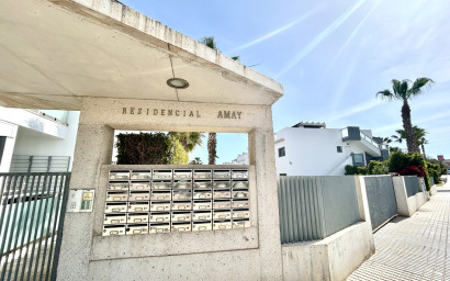 Revente - Appartement -
Punta Prima