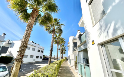 Revente - Appartement -
Punta Prima