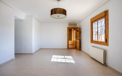 Herverkoop - Villa -
Benijofar