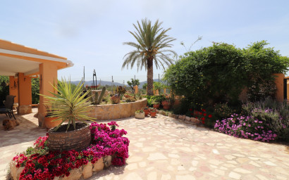 Resale - Finca - Country Property -
Hondón de las Nieves - La Canalosa