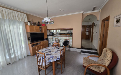 Resale - Villa -
Sax