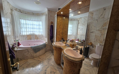 Resale - Villa -
Sax