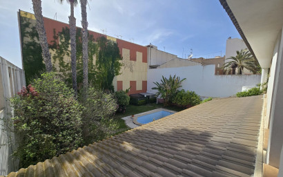 Resale - Villa -
Sax