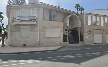 Resale - Villa -
Sax
