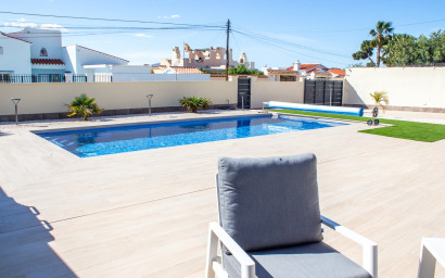 Revente - Villa -
Torrevieja - La Siesta