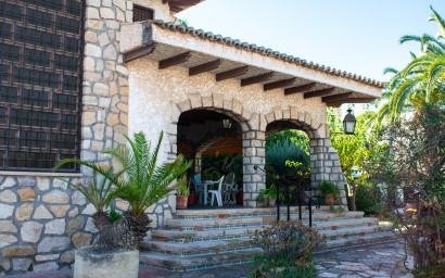 Revente - Villa -
Alicante - Albufereta