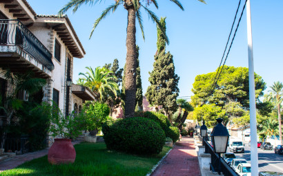 Revente - Villa -
Alicante - Albufereta