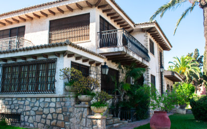 Revente - Villa -
Alicante - Albufereta
