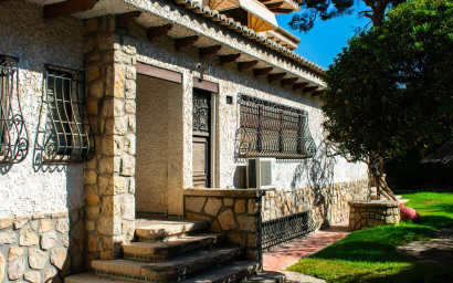 Revente - Villa -
Alicante - Albufereta