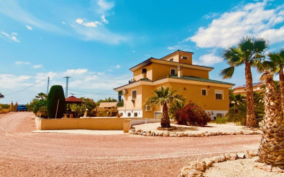Revente - Villa -
Macisvenda - MACISVENDA