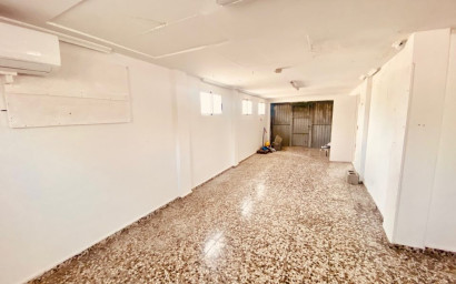 Revente - Villa -
Macisvenda - MACISVENDA