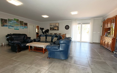 Resale - Villa -
Pinoso