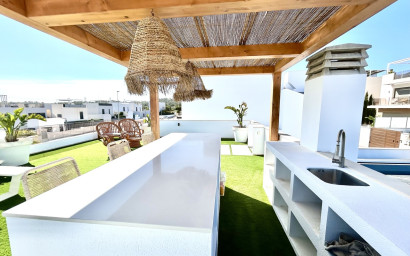 Revente - Villa -
Las Filipinas