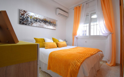 Herverkoop - Herenhuis -
Orihuela Costa - Playa Flamenca